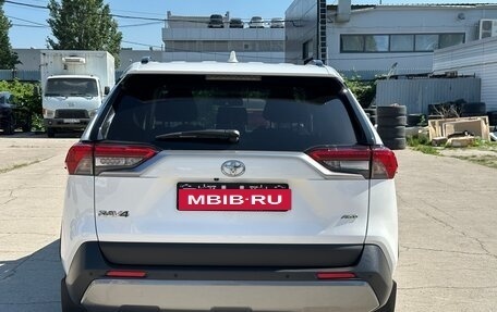 Toyota RAV4, 2021 год, 3 890 000 рублей, 6 фотография