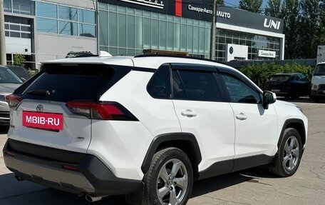 Toyota RAV4, 2021 год, 3 890 000 рублей, 7 фотография