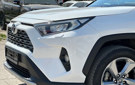 Toyota RAV4, 2021 год, 3 890 000 рублей, 10 фотография