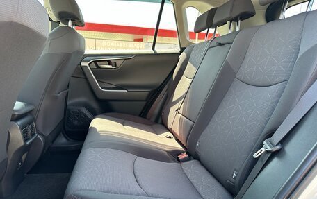 Toyota RAV4, 2021 год, 3 890 000 рублей, 15 фотография