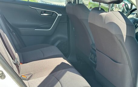 Toyota RAV4, 2021 год, 3 890 000 рублей, 20 фотография