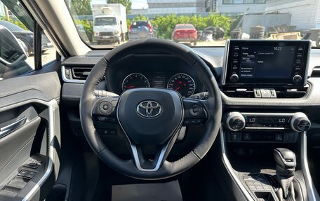 Toyota RAV4, 2021 год, 3 890 000 рублей, 24 фотография