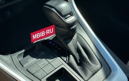 Toyota RAV4, 2021 год, 3 890 000 рублей, 23 фотография
