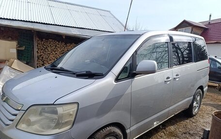 Toyota Noah, 2023 год, 860 000 рублей, 1 фотография