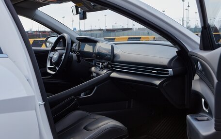 Hyundai Elantra, 2024 год, 2 200 000 рублей, 12 фотография