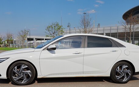 Hyundai Elantra, 2024 год, 2 200 000 рублей, 3 фотография