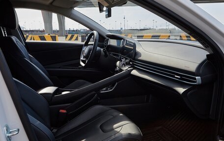 Hyundai Elantra, 2024 год, 2 200 000 рублей, 10 фотография