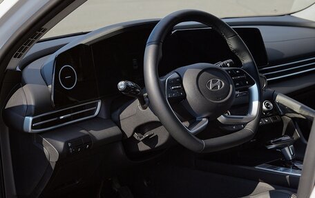 Hyundai Elantra, 2024 год, 2 200 000 рублей, 14 фотография