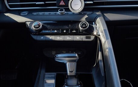 Hyundai Elantra, 2024 год, 2 200 000 рублей, 15 фотография