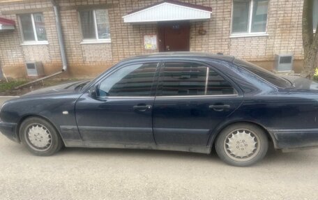 Mercedes-Benz E-Класс, 1998 год, 480 000 рублей, 3 фотография