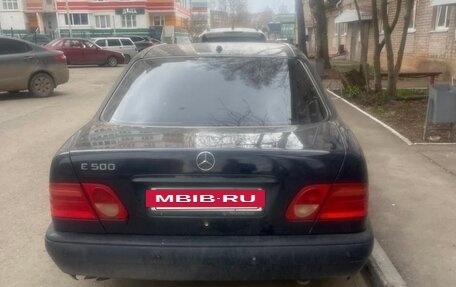 Mercedes-Benz E-Класс, 1998 год, 480 000 рублей, 2 фотография