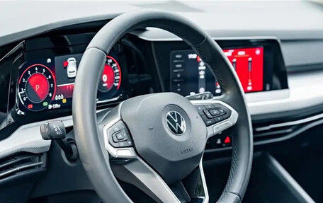 Volkswagen Golf VIII, 2022 год, 1 440 500 рублей, 8 фотография