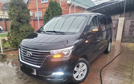 Hyundai Grand Starex Grand Starex I рестайлинг 2, 2018 год, 2 950 000 рублей, 6 фотография
