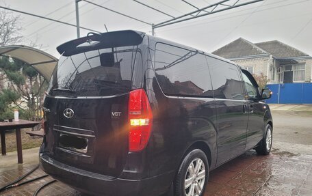 Hyundai Grand Starex Grand Starex I рестайлинг 2, 2018 год, 2 950 000 рублей, 2 фотография