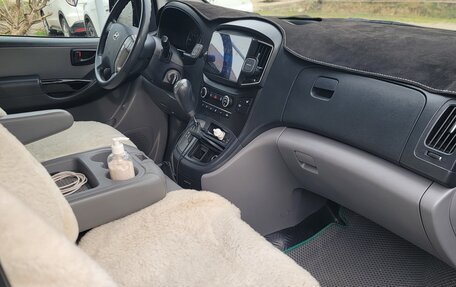 Hyundai Grand Starex Grand Starex I рестайлинг 2, 2018 год, 2 950 000 рублей, 11 фотография