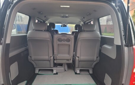 Hyundai Grand Starex Grand Starex I рестайлинг 2, 2018 год, 2 950 000 рублей, 14 фотография