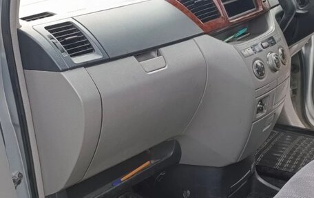 Toyota Noah, 2023 год, 860 000 рублей, 5 фотография