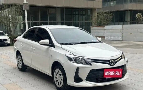 Toyota Vios III, 2022 год, 900 000 рублей, 2 фотография