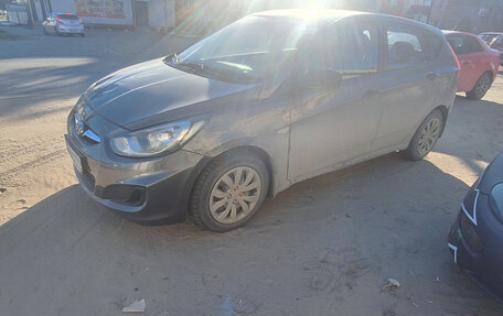 Hyundai Solaris II рестайлинг, 2012 год, 620 000 рублей, 1 фотография