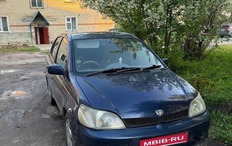 Toyota Platz, 1999 год, 265 000 рублей, 1 фотография