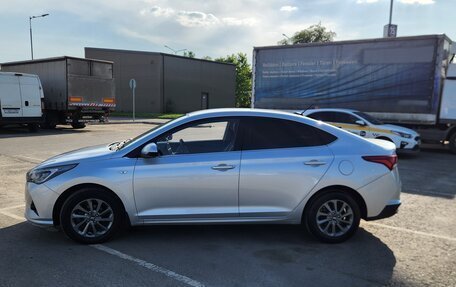 Hyundai Solaris II рестайлинг, 2022 год, 1 850 000 рублей, 7 фотография
