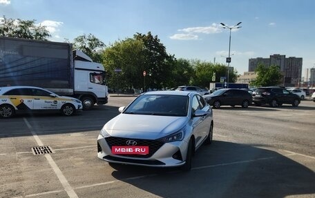 Hyundai Solaris II рестайлинг, 2022 год, 1 850 000 рублей, 3 фотография