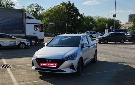 Hyundai Solaris II рестайлинг, 2022 год, 1 850 000 рублей, 2 фотография