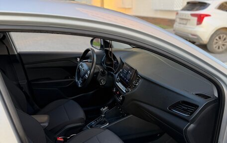 Hyundai Solaris II рестайлинг, 2022 год, 1 700 000 рублей, 10 фотография