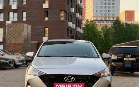 Hyundai Solaris II рестайлинг, 2022 год, 1 700 000 рублей, 2 фотография