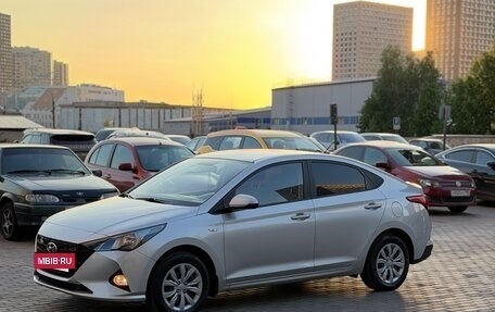 Hyundai Solaris II рестайлинг, 2022 год, 1 700 000 рублей, 4 фотография