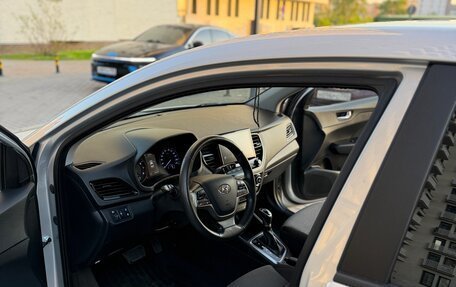 Hyundai Solaris II рестайлинг, 2022 год, 1 700 000 рублей, 12 фотография