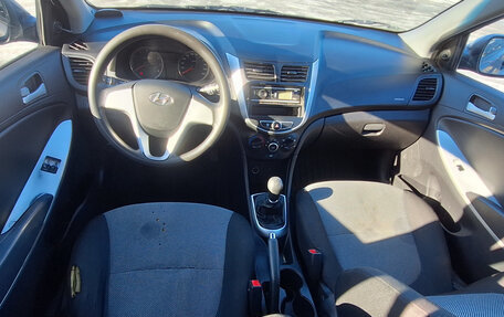 Hyundai Solaris II рестайлинг, 2012 год, 620 000 рублей, 4 фотография