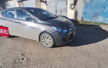 Hyundai Solaris II рестайлинг, 2012 год, 620 000 рублей, 2 фотография