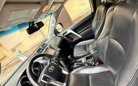 Toyota Land Cruiser Prado 150 рестайлинг 2, 2014 год, 3 399 000 рублей, 8 фотография