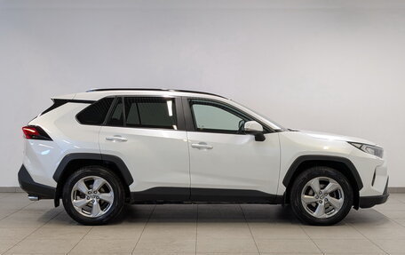 Toyota RAV4, 2019 год, 3 045 000 рублей, 4 фотография