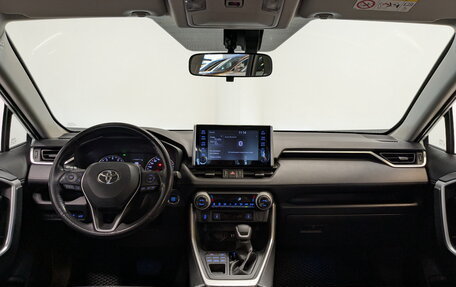 Toyota RAV4, 2019 год, 3 045 000 рублей, 14 фотография