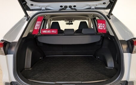 Toyota RAV4, 2019 год, 3 045 000 рублей, 10 фотография