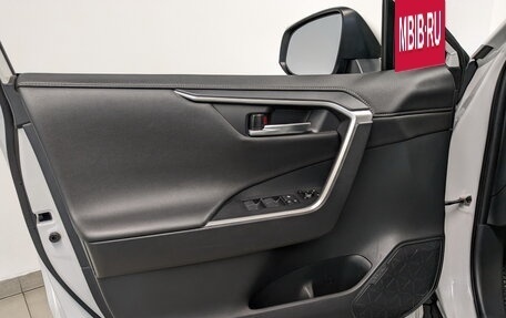 Toyota RAV4, 2019 год, 3 045 000 рублей, 19 фотография