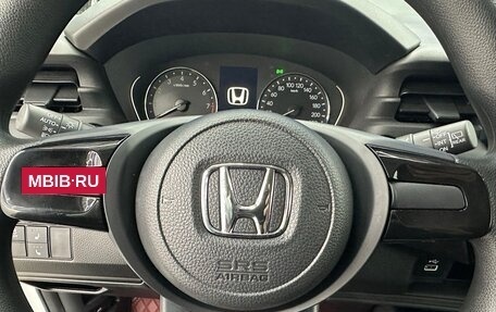 Honda Vezel, 2023 год, 1 789 000 рублей, 8 фотография