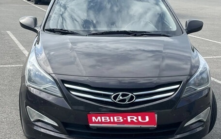 Hyundai Solaris II рестайлинг, 2016 год, 880 000 рублей, 1 фотография