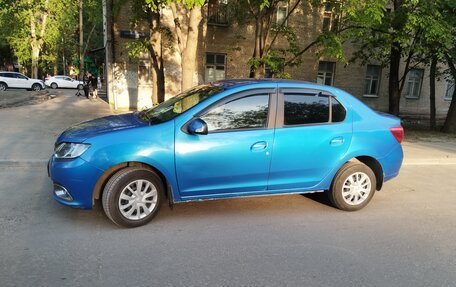 Renault Logan II, 2015 год, 700 000 рублей, 9 фотография
