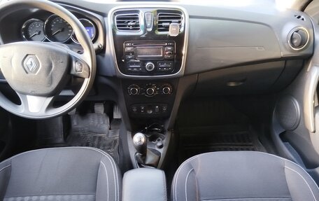 Renault Logan II, 2015 год, 700 000 рублей, 18 фотография