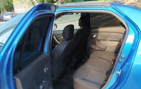 Renault Logan II, 2015 год, 700 000 рублей, 17 фотография