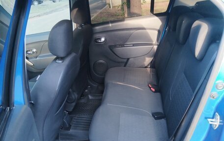 Renault Logan II, 2015 год, 700 000 рублей, 16 фотография