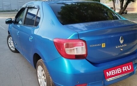 Renault Logan II, 2015 год, 700 000 рублей, 10 фотография