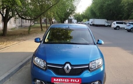 Renault Logan II, 2015 год, 700 000 рублей, 6 фотография