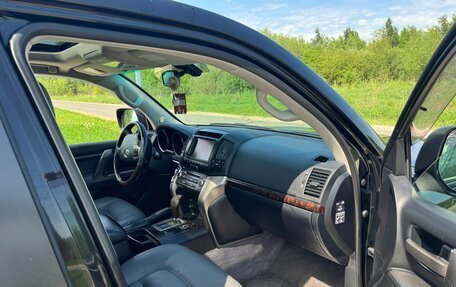 Toyota Land Cruiser 200, 2010 год, 3 000 000 рублей, 12 фотография