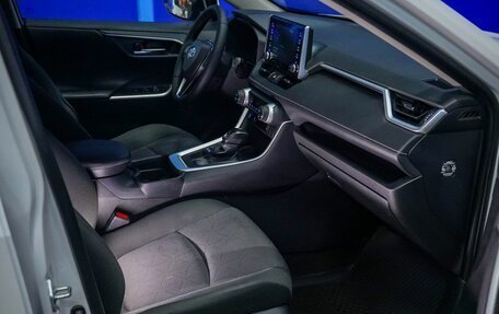 Toyota RAV4, 2020 год, 3 370 000 рублей, 13 фотография