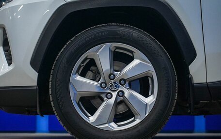 Toyota RAV4, 2020 год, 3 370 000 рублей, 10 фотография