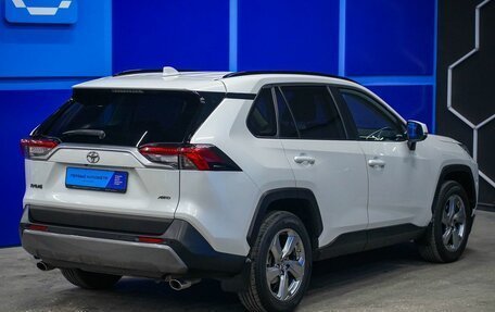 Toyota RAV4, 2020 год, 3 370 000 рублей, 7 фотография